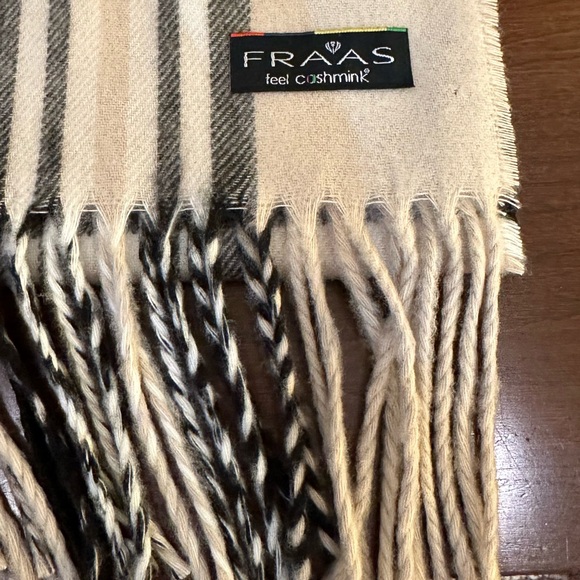 🌟HP🌟Beige Check Plaid Tartan Feel Cashmink  Scarf by FRAAS Made in Germany - Picture 2 of 8